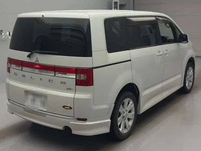Mitsubishi DELICA D5