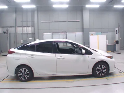 Toyota Prius PHV
