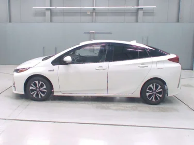 Toyota Prius PHV