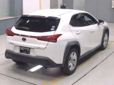 Lexus UX200