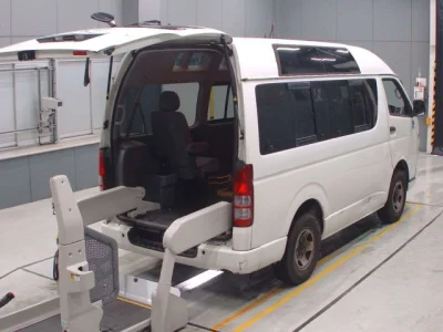 Toyota HiAce Van