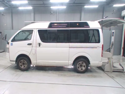 Toyota HiAce Van