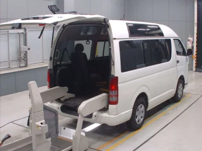 Toyota HiAce Van