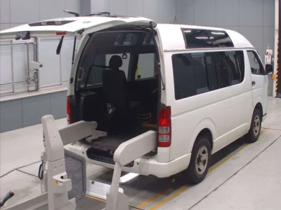 Toyota HiAce Van