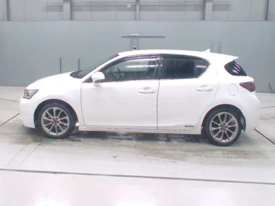 Lexus CT200h