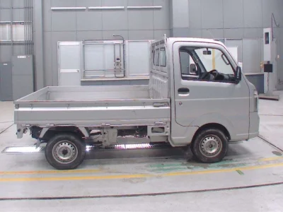 Nissan NT100 Clipper