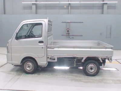 Nissan NT100 Clipper