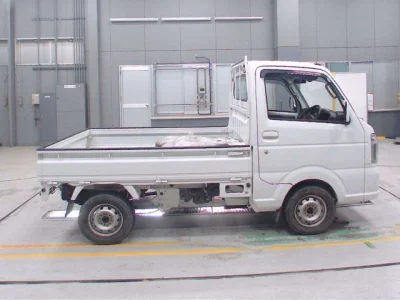 Nissan NT100 Clipper