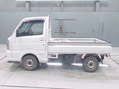 Nissan NT100 Clipper