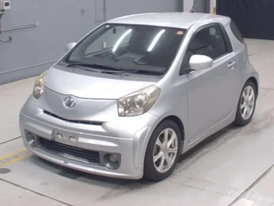 Toyota iQ