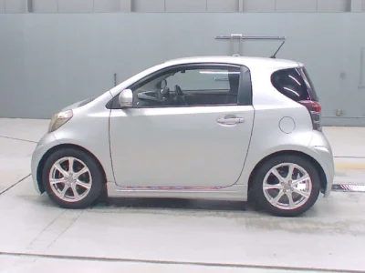 Toyota iQ