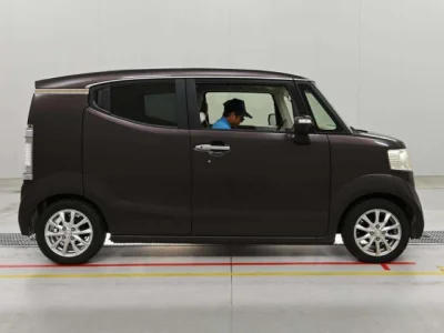Honda N-Box Slash