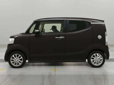 Honda N-Box Slash