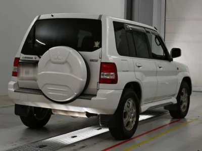 Mitsubishi Pajero iO