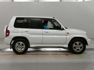 Mitsubishi Pajero iO