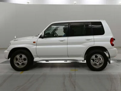 Mitsubishi Pajero iO