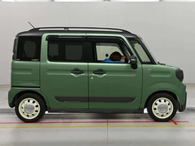Suzuki Spacia Gear