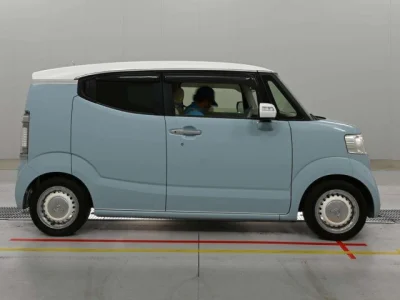 Honda N-Box Slash