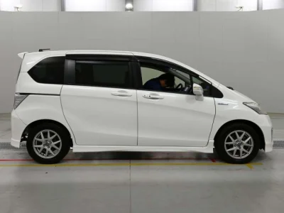 Honda Freed Spike