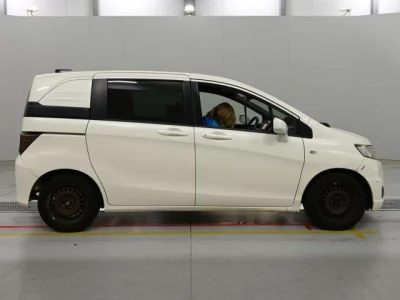 Honda Freed Spike