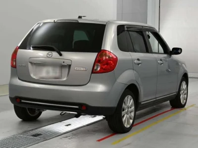 Mazda Verisa