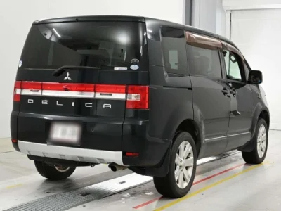 Mitsubishi DELICA D5