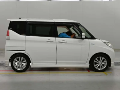 Mitsubishi Delica D:2