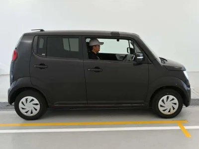 Suzuki MRWAGON