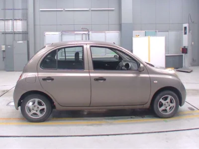 Nissan March