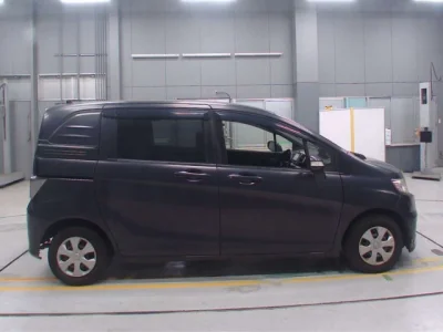 Honda Freed Spike