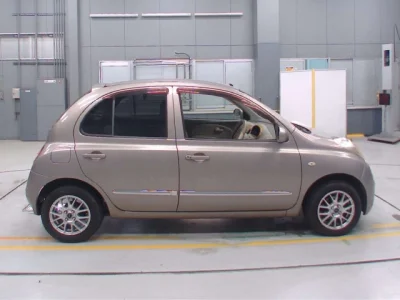 Nissan March