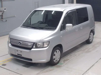 Honda Mobilio Spike
