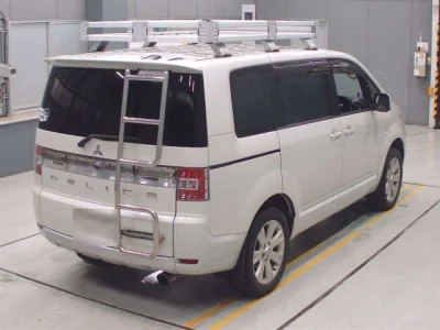 Mitsubishi DELICA D5