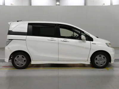 Honda Freed Spike