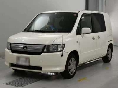 Honda Mobilio Spike