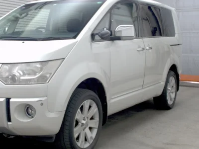 Mitsubishi DELICA D5