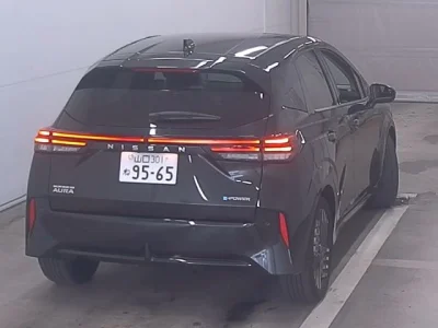 Nissan Aura