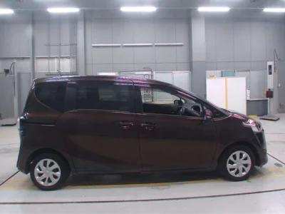 Toyota Sienta
