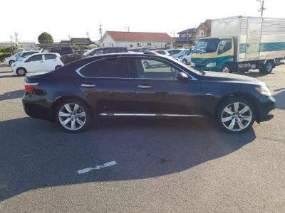 Lexus LS600h