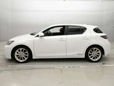 Lexus CT200h