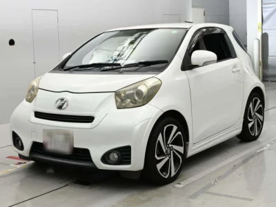 Toyota iQ