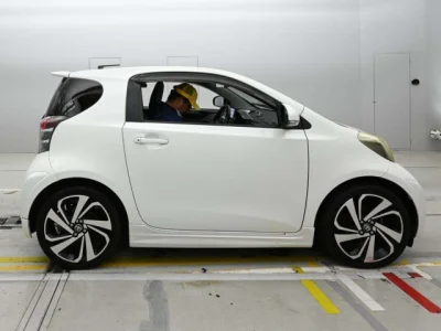 Toyota iQ