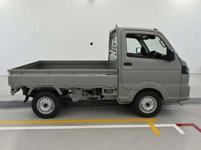 Nissan NT100 Clipper