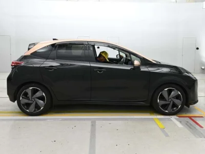 Nissan Aura
