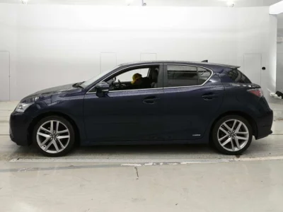 Lexus CT200h