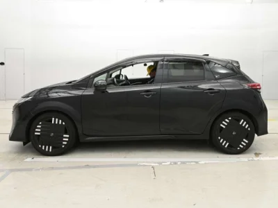 Nissan Aura