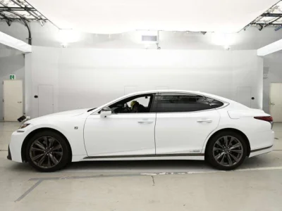 Lexus LS500h