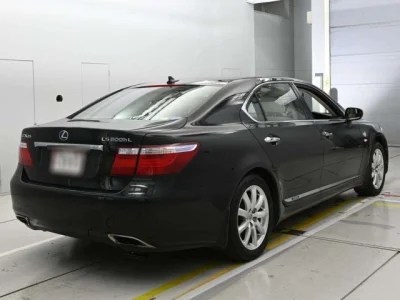 Lexus LS600hL