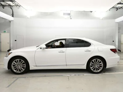 Lexus LS460L
