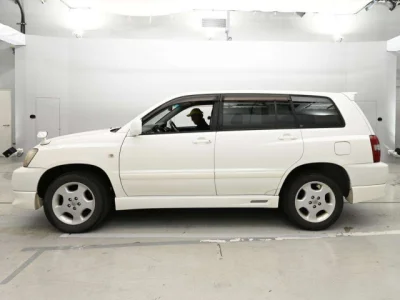 Toyota Kluger V